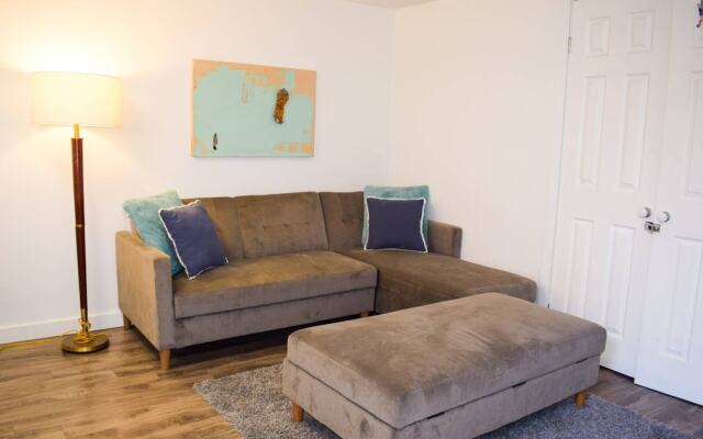 Convenient 1 Bedroom Lower Level Suite