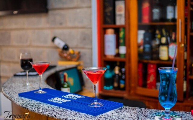 Tommy's Lounge