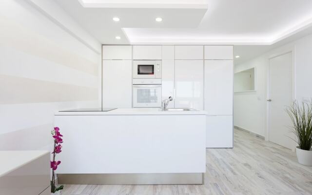 63 Los Cristianos Apartment, First Sea Line, Parking