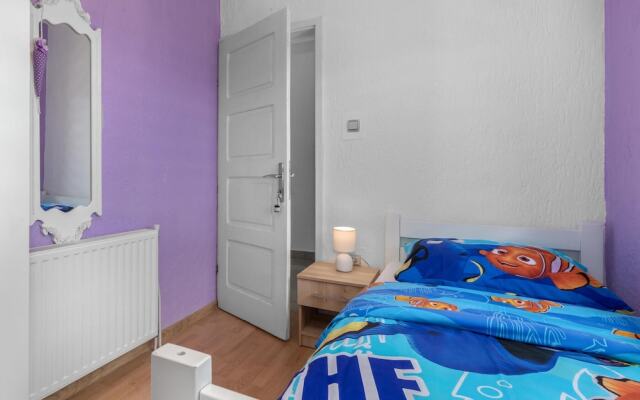 Beautiful Apartment in Otocac With Wifi and 2 Bedrooms