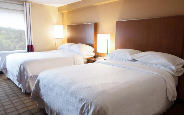 Four Points by Sheraton Winnipeg South