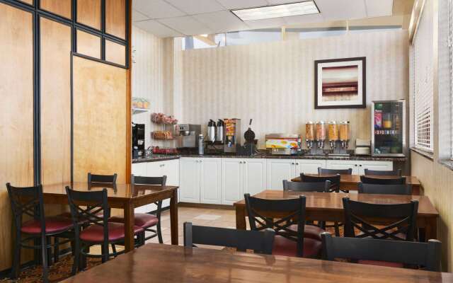 Travelodge by Wyndham North Battleford