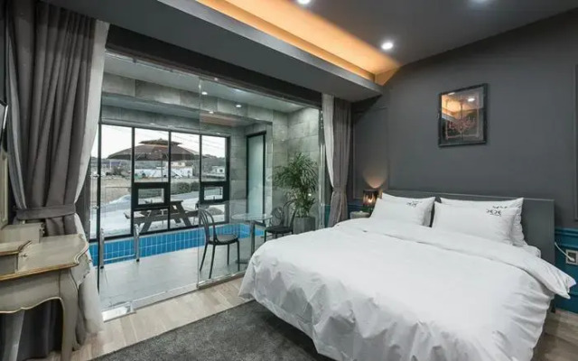 Gyeongju Jeje Pool Villa Pension