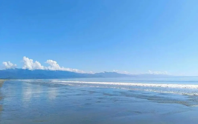 The Waves at Socorro Baler- Hotel A