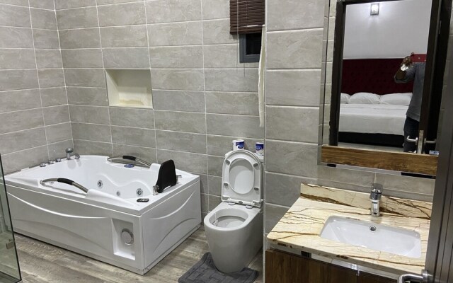 Luxurious and Inviting 4-bed House in Chevro-lekki