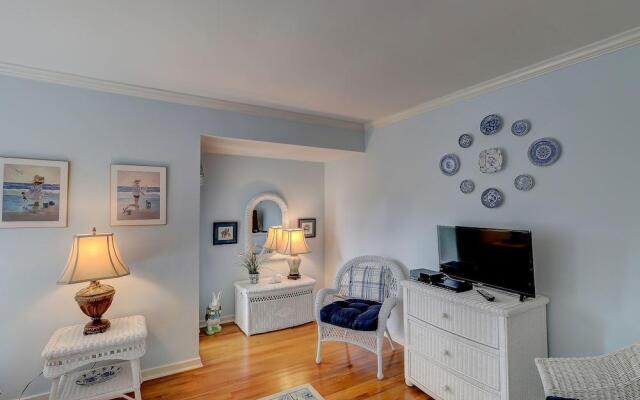 Schooner Court 704 by RedAwning