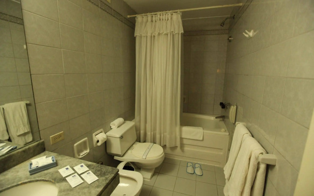 Suites Plaza Las Flores