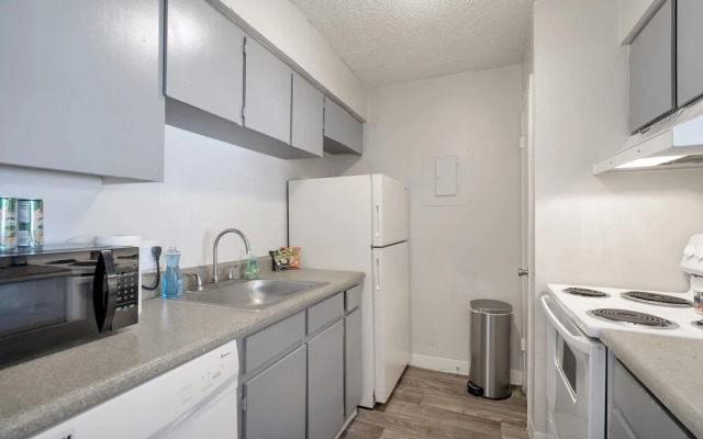Relaxing 1BR Getaway in Heart of Midland