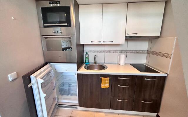 City center , studio apartment , 5 min to the sea