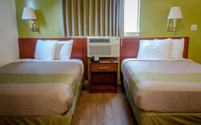 Motel 6 Greensboro, NC - I-40