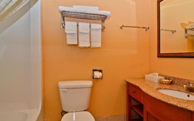 Hiway Inn Express Of Broken Bow