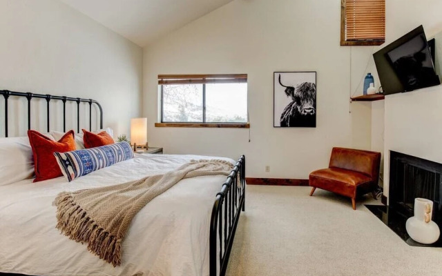 Comanche Peak by Boutiq