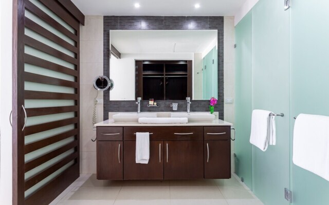 Casa Miramar 2 Bedroom Condo by Redawning