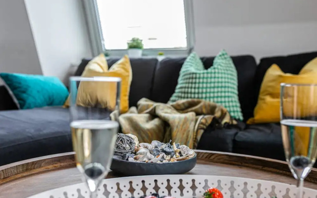 The Lanes Gem Penthouse Rooftop Terrace Sea View