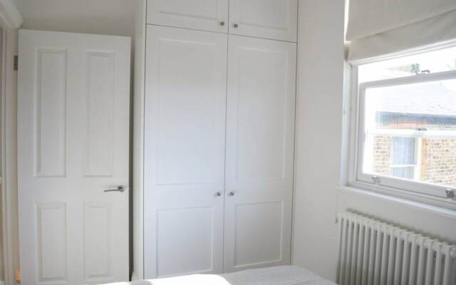 Decorated 1 Bedroom Flat In Wimbledon