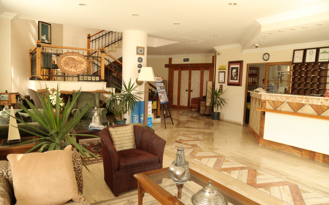 Harman Hotel