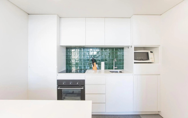 Modern 2BR Duplex Downtown by Art District by LovelyStay