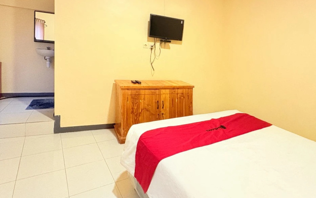 RedDoorz Syariah @ Nusa Indah near BNS – Guest Rooms – Batu