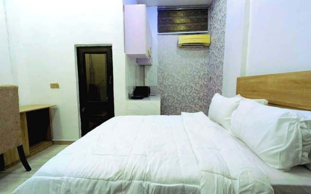 Frenezia Boutique Apart-Hotel