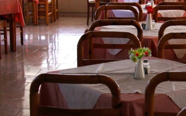 Ilyssion Hotel