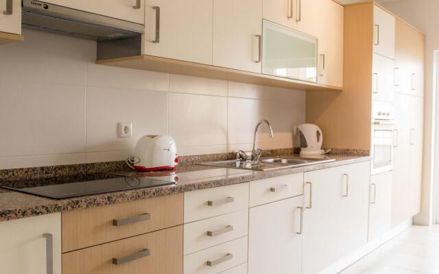 C02 - Luxury 3 Bed With Pool View