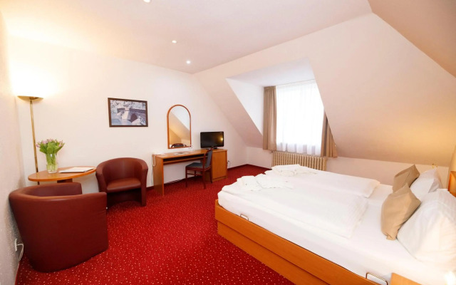 Lazensky Hotel Pyramida I