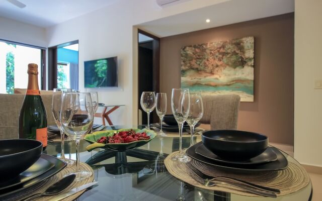 Apartment w Golf Course view by OlaHola