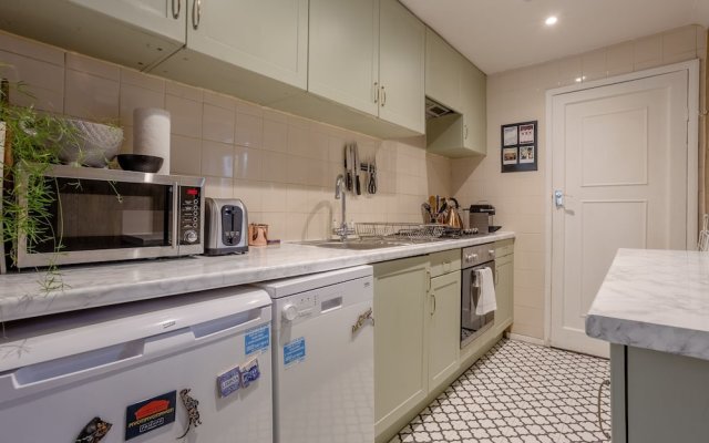 Charming 1 Bed Flat With Patio In Affluent Fulham