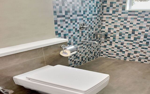 OYO 11634 Hotel The Upper Room