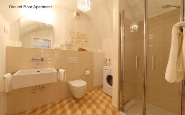 Casa Bellagio, Residence / Apartments