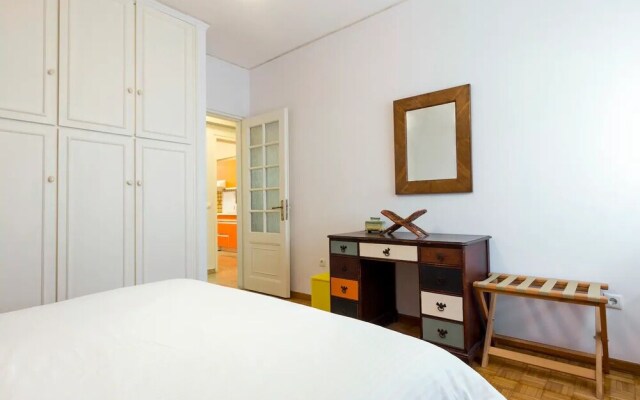 Vintage style 2 bedroom apartment near Acropolis