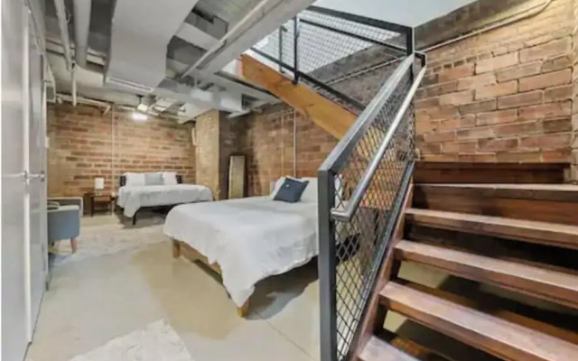 2125 Superior Living