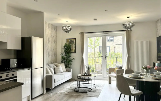 Apricot House- Cozy 2 Bedroom House in Birmingham