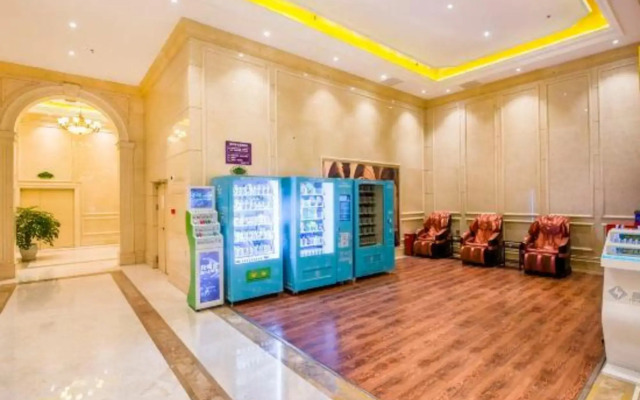 Vienna Hotel (Chongzhou High Speed Railway Station)