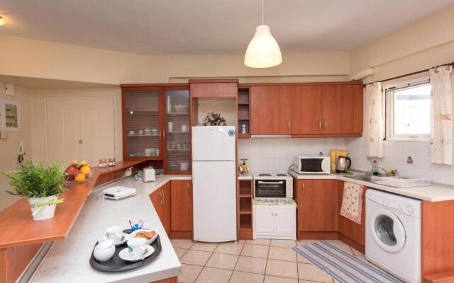 House of Velenia, Family Apt 15' from Corfu center