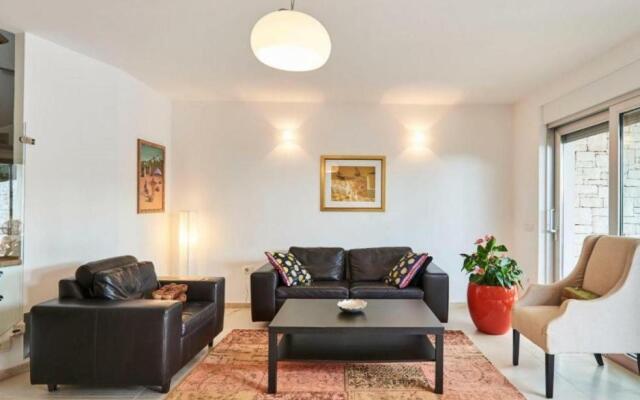 Villa Bobos place with Jacuzzi 46E