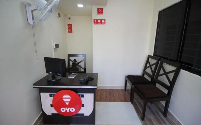 OYO 10580 Hotel Skylark