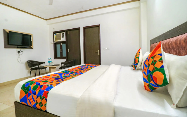 FabHotel Dolphin International