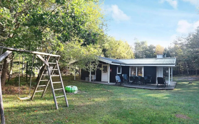 8 Person Holiday Home in Roslev