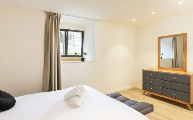 The Pearl of Nachlaot Apartments
