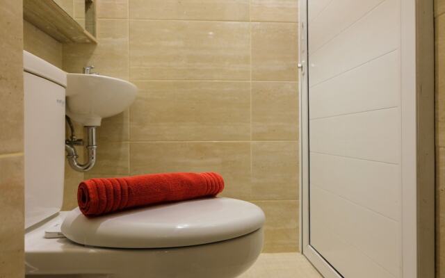 Elegant Studio Apartment at Springwood Residence