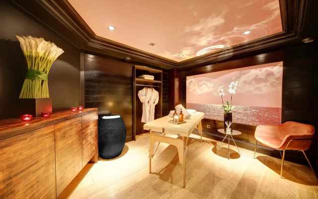 Chalgrin Boutique Hotel