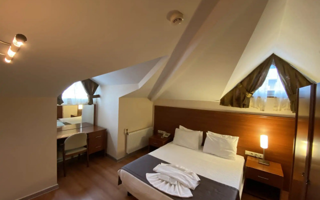 Triada Hotel Gayrettepe