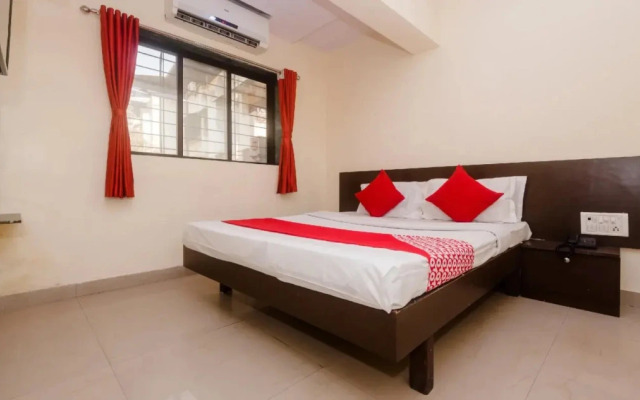 OYO 23285 The Diplomat Lodging
