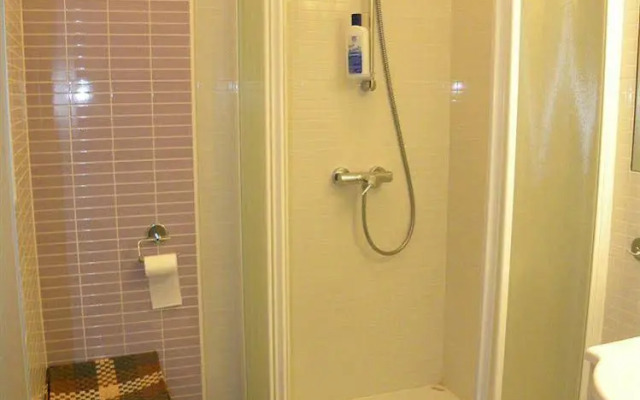 Julija&Robert's Riverview Apartments and Rooms