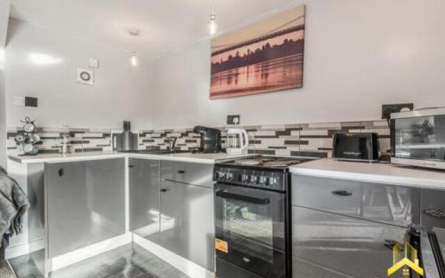 30a Peak Mews
