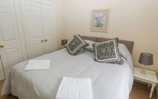 Golden Gates Lodge