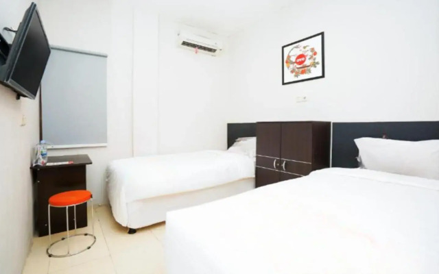 OYO 450 Semampir Residence