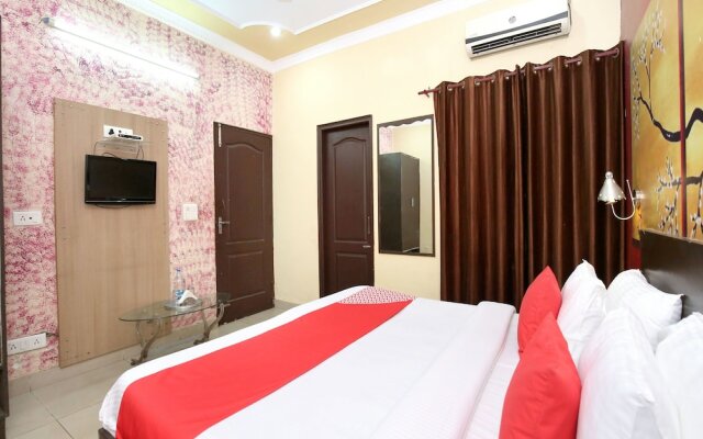 OYO 1357 Hotel Midland