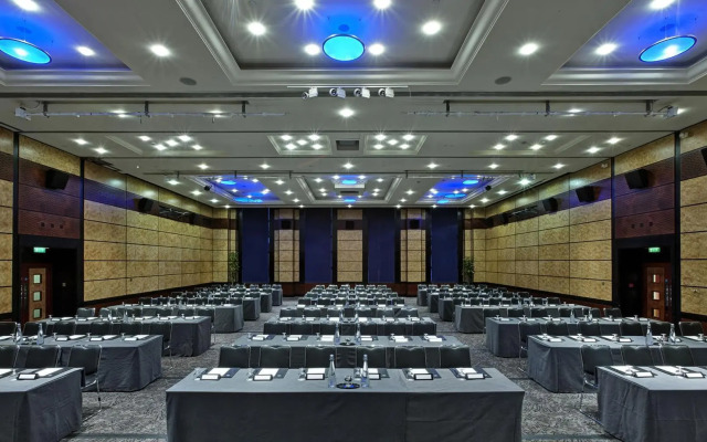 Leonardo Royal Hotel London City